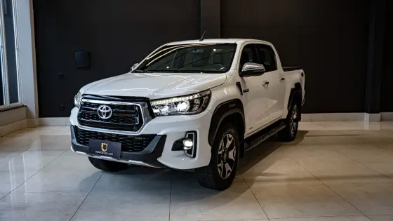 TOYOTA HILUX 2.8 SRX 4X4 CD 16V DIESEL 4P AUTOMÁTICO TOYOTA HILUX 2.8 SRX 4X4 CD 16V DIESEL 4P AUTOMÁTICO