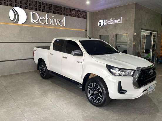 TOYOTA-HILUX-2021