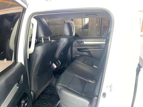 TOYOTA-HILUX-2.8 D-4D TURBO DIESEL CD SRV 4X4 AUTOMÁTICO TOYOTA-HILUX-2021