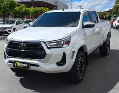 TOYOTA HILUX 2.8 D-4D TURBO DIESEL CD SRX PLUS 4X4 AUTOMÁTICO TOYOTA HILUX 2.8 D-4D TURBO DIESEL CD SRX PLUS 4X4 AUTOMÁTICO