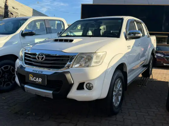 TOYOTA HILUX 3.0 SRV 4X4 CD 16V TURBO INTERCOOLER DIESEL 4P AUTOMÁTICO TOYOTA HILUX 3.0 SRV 4X4 CD 16V TURBO INTERCOOLER DIESEL 4P AUTOMÁTICO