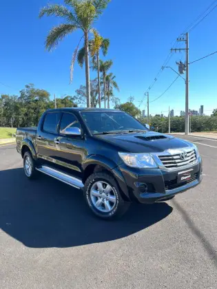 TOYOTA HILUX 3.0 SRV 4X4 CD 7 LUGARES 16V TURBO INTERCOOLER DIESEL 4P AUTOMÁTICO TOYOTA HILUX 3.0 SRV 4X4 CD 7 LUGARES 16V TURBO INTERCOOLER DIESEL 4P AUTOMÁTICO