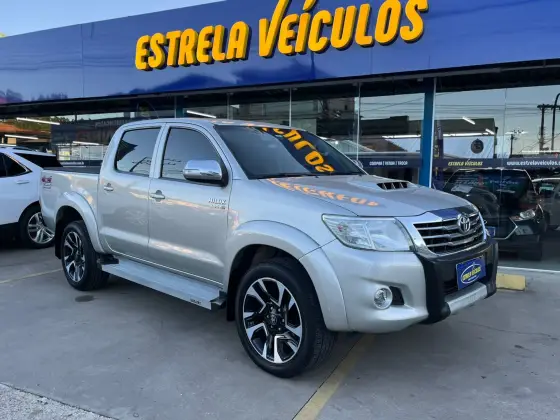 TOYOTA HILUX 3.0 SRV TOP 4X4 CD 16V TURBO INTERCOOLER DIESEL 4P AUTOMÁTICO TOYOTA HILUX 3.0 SRV TOP 4X4 CD 16V TURBO INTERCOOLER DIESEL 4P AUTOMÁTICO