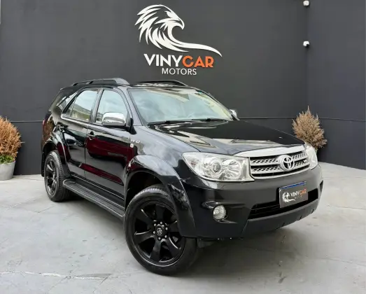 TOYOTA HILUX SW4 4.0 SRV 4X4 V6 24V GASOLINA 4P AUTOMÁTICO TOYOTA HILUX SW4 4.0 SRV 4X4 V6 24V GASOLINA 4P AUTOMÁTICO