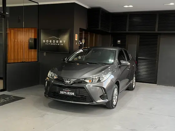 TOYOTA YARIS 1.5 16V FLEX SEDAN XS CONNECT MULTIDRIVE TOYOTA YARIS 1.5 16V FLEX SEDAN XS CONNECT MULTIDRIVE