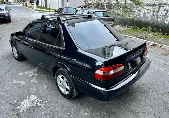 TOYOTA-COROLLA-2001