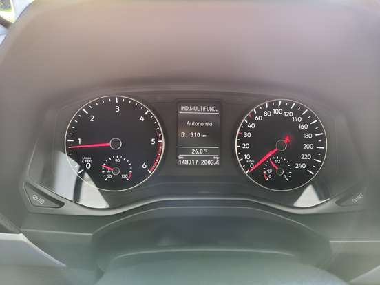 VOLKSWAGEN-AMAROK-2016
