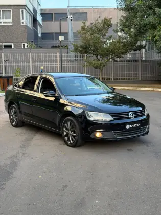 VOLKSWAGEN JETTA 2.0 COMFORTLINE FLEX 4P TIPTRONIC