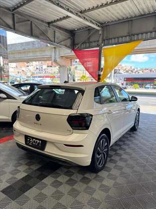 VOLKSWAGEN-POLO-2024