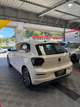 VOLKSWAGEN-POLO-2024