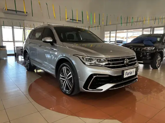 VOLKSWAGEN TIGUAN 2.0 300 TSI GASOLINA ALLSPACE R-LINE AUTOMÁTICO VOLKSWAGEN TIGUAN 2.0 300 TSI GASOLINA ALLSPACE R-LINE AUTOMÁTICO