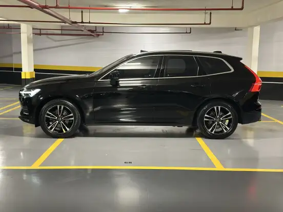 VOLVO-XC60-2.0 T5 GASOLINA MOMENTUM AWD GEARTRONIC VOLVO-XC60-2018