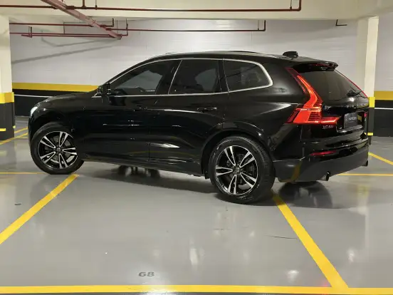 VOLVO-XC60-2.0 T5 GASOLINA MOMENTUM AWD GEARTRONIC VOLVO-XC60-2018