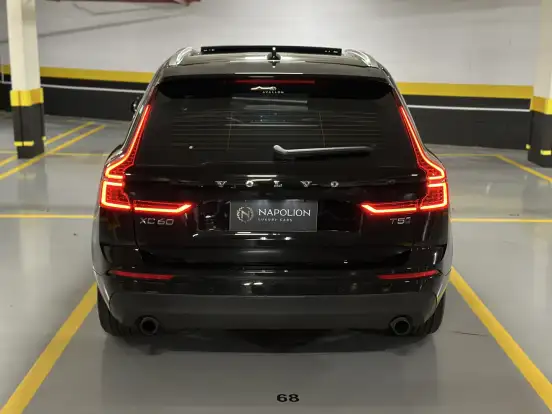 VOLVO-XC60-2018