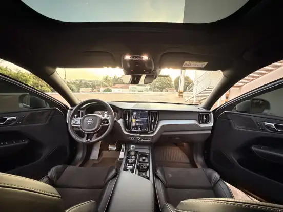 VOLVO-XC60-2019
