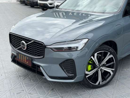VOLVO-XC60-2023