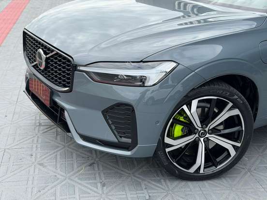 VOLVO-XC60-2023