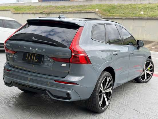 VOLVO-XC60-2023