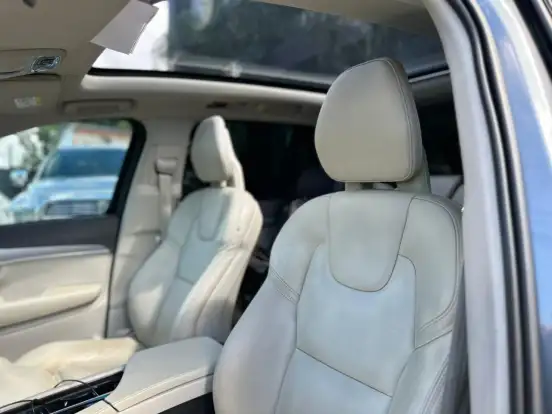 VOLVO-XC90-2019
