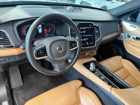 VOLVO-XC90-2019