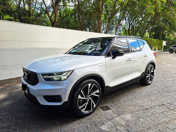 VOLVO XC40 1.5 T5 RECHARGE R-DESIGN GEARTRONIC