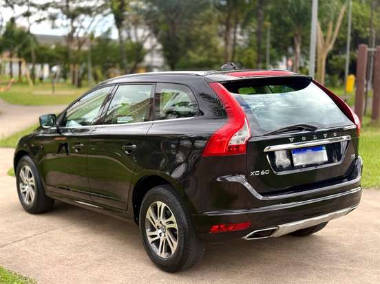 VOLVO-XC60-2014