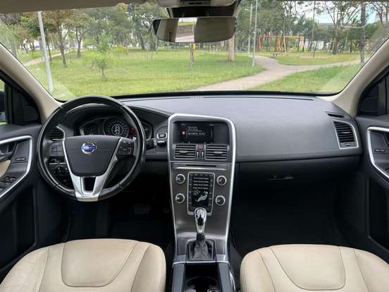 VOLVO-XC60-2.0 T5 COMFORT FWD TURBO GASOLINA 4P AUTOMÁTICO VOLVO-XC60-2014
