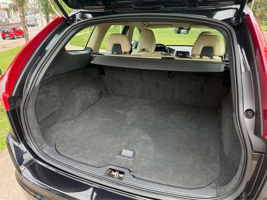 VOLVO-XC60-2014