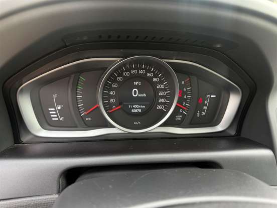 VOLVO-XC60-2014