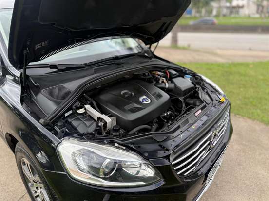 VOLVO-XC60-2014