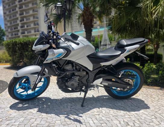 YAMAHA MT-03 CONNECTED ABS 