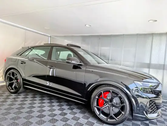 AUDI-RS Q8-2025