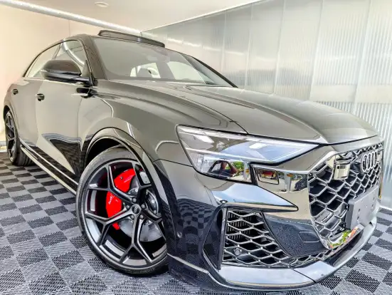 AUDI-RS Q8-2025