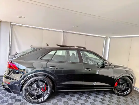 AUDI-RS Q8-2025