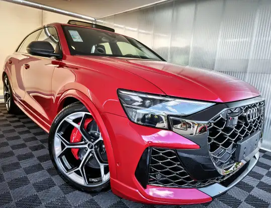 AUDI-RS Q8-2025