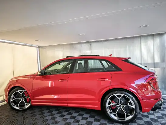 AUDI-RS Q8-2025
