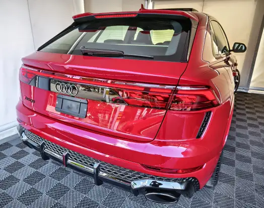 AUDI-RS Q8-2025