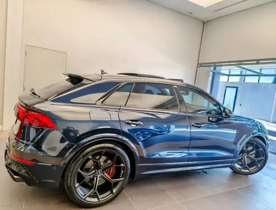 AUDI-RS Q8-2025