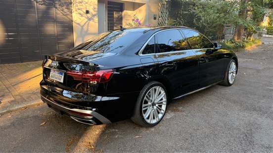 AUDI-A4-2022