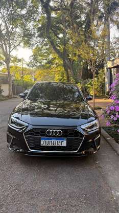 AUDI-A4-2022