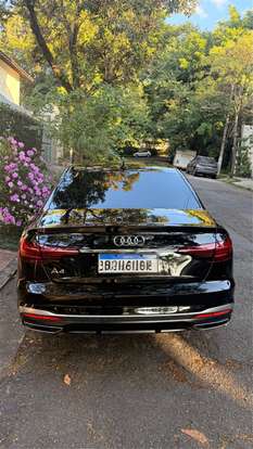AUDI-A4-2022