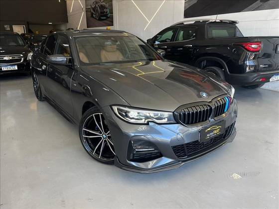 BMW 320i 2.0 16V TURBO GASOLINA M SPORT AUTOMÁTICO