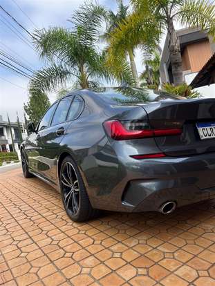 BMW-320i-2021