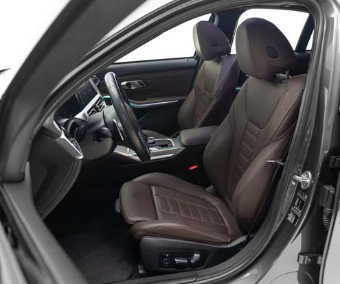 BMW-320i-2021
