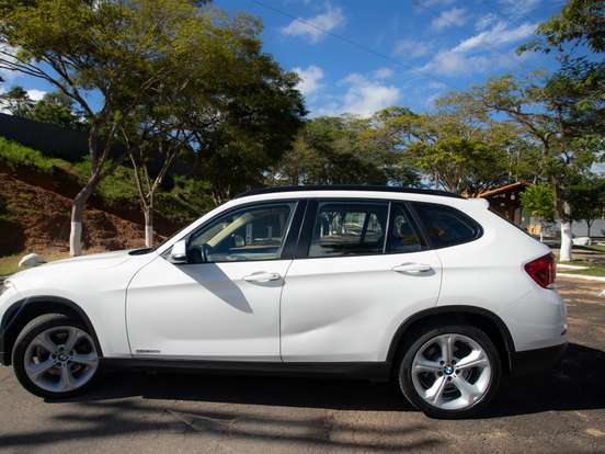 BMW-X1-2.0 16V TURBO ACTIVEFLEX SDRIVE20I 4P AUTOMÁTICO BMW-X1-2015