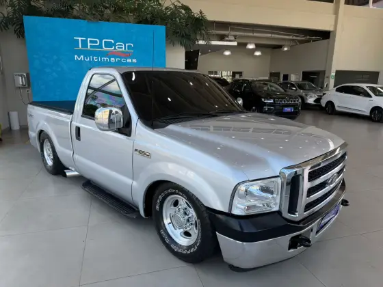 FORD F-250 4.2 XLT 4X2 CS TURBO INTERCOOLER DIESEL 2P MANUAL FORD F-250 4.2 XLT 4X2 CS TURBO INTERCOOLER DIESEL 2P MANUAL