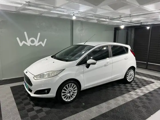 FORD FIESTA 1.6 TITANIUM HATCH 16V FLEX 4P POWERSHIFT FORD FIESTA 1.6 TITANIUM HATCH 16V FLEX 4P POWERSHIFT