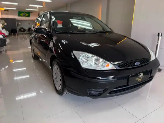 FORD FOCUS 1.6 GL 8V GASOLINA 4P MANUAL FORD FOCUS 1.6 GL 8V GASOLINA 4P MANUAL