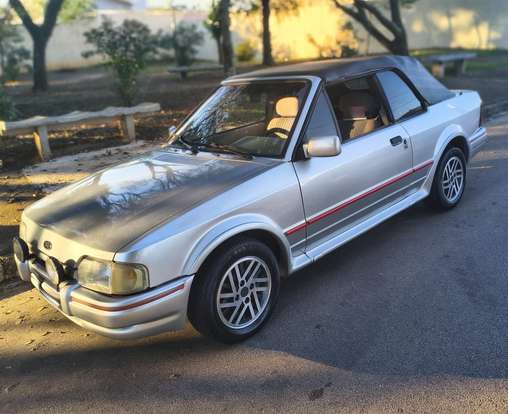 FORD-ESCORT-1990