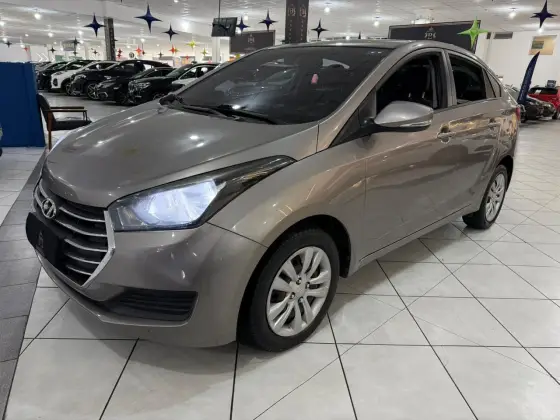 HYUNDAI HB20S 1.6 COMFORT PLUS 16V FLEX 4P AUTOMÁTICO HYUNDAI HB20S 1.6 COMFORT PLUS 16V FLEX 4P AUTOMÁTICO